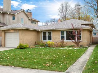 8726 Hamlin Ave, Skokie, IL 60076