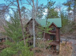 2920 Raven Fork Cir, Sevierville, TN 37876