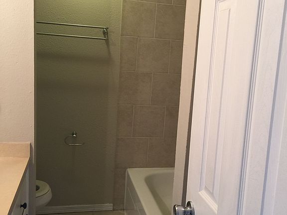 2nd image of 910 NW 10th St APT 5