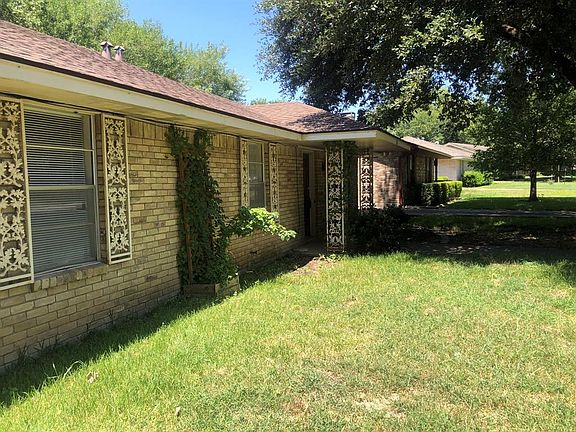 3rd image of 103 N Venice Dr
