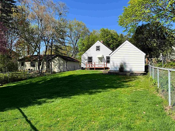 3rd image of 907 Birch Haven Cir