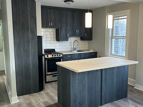 2nd image of 107 Kingsmount Blvd #14