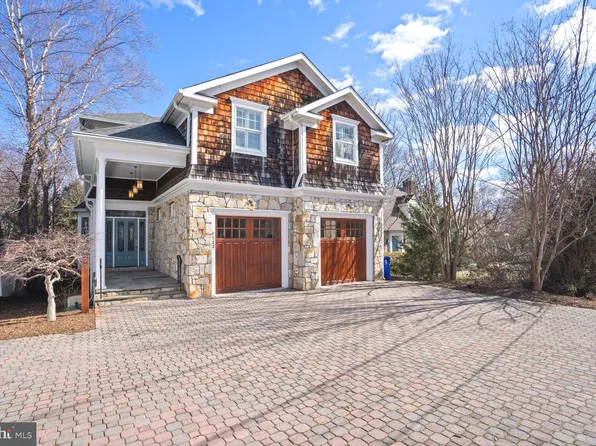 4733 Old Dominion Dr, Arlington, VA 22207