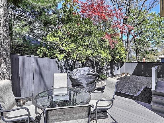 4th image of 256-258 President Ave