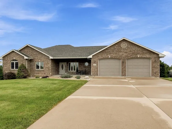 16038 Woodmoor Dr, Dubuque, IA 52002