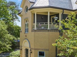 91 Glen Rd #1, Brookline, MA 02445