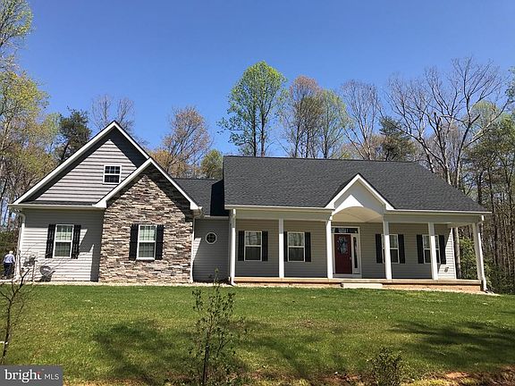 3rd image of 27680 Glebe Farm Ln
