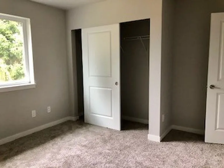 342 N Central St — Photo 11