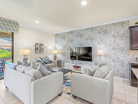 4th image of 8817 Macapa Dr