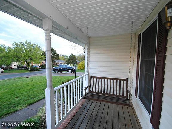 4th image of 21 Fox Run Ln
