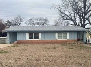 1712 Simpson Ave #1714, Winfield, KS 67156