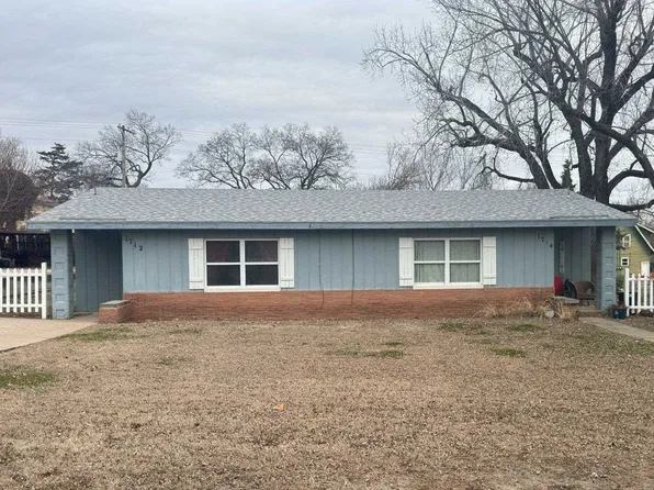 1712 Simpson Ave #1714, Winfield, KS 67156