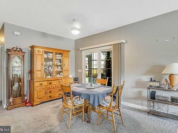 5th image of 7 Bayberry St