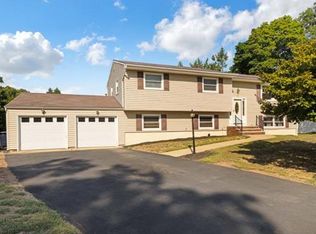 3 Dewey Ct, Piscataway, NJ 08854