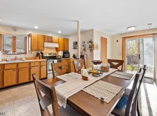 330 Elmira Trl, Hopatcong, NJ 07843