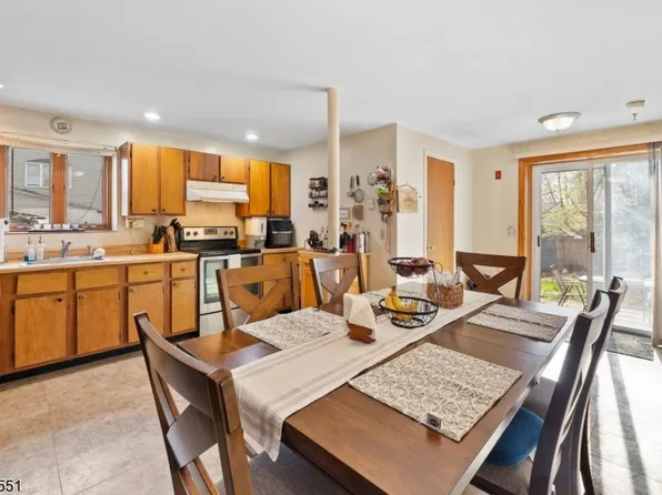 330 Elmira Trl, Hopatcong Boro, NJ 07843