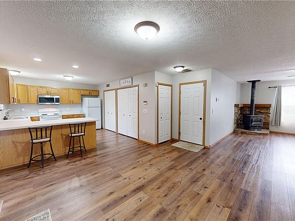 5th image of 1552 Easton Ave