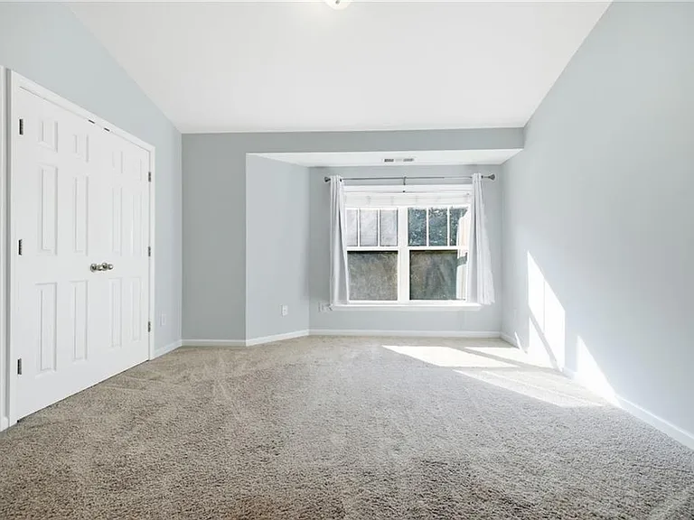 865 Commonwealth Ave SE — Photo 17