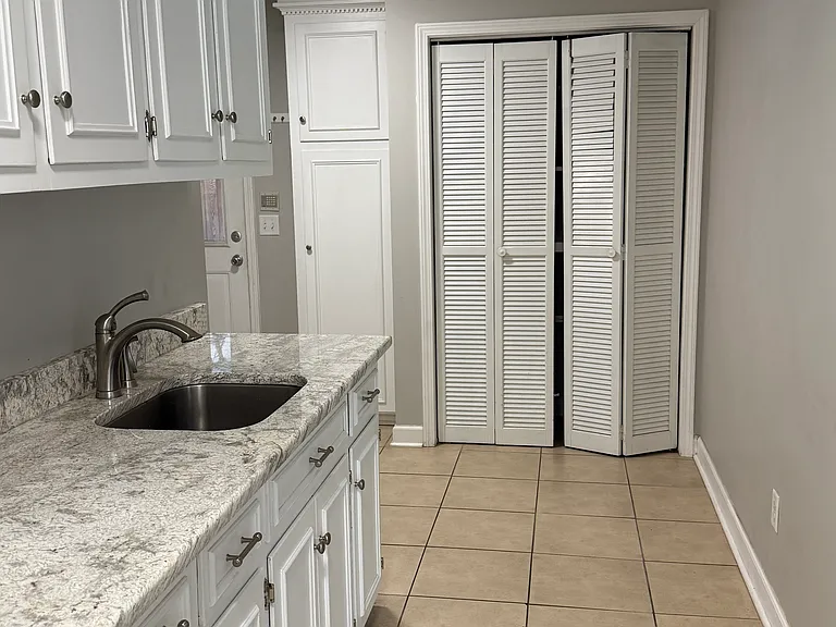2305 Clematis Trl — Photo 2