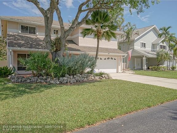 3rd image of 20541 NW 8th St