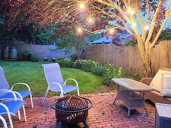 3rd image of 199 Rhode Island Rd