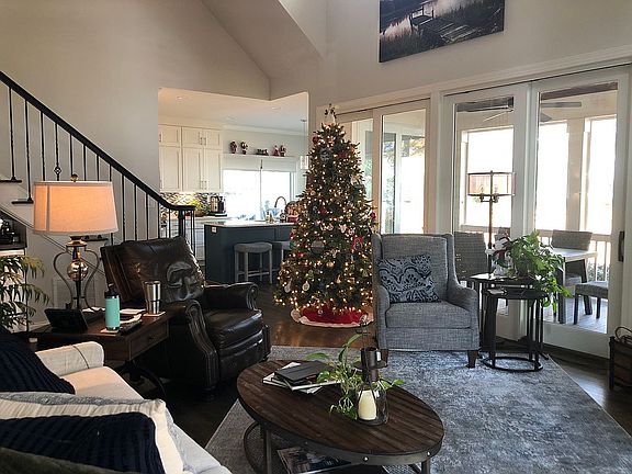 5th image of 107 Seven Oaks Ct