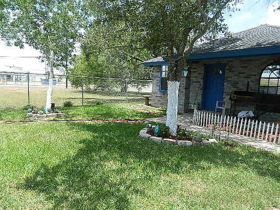 2nd image of 500 W 8th St
