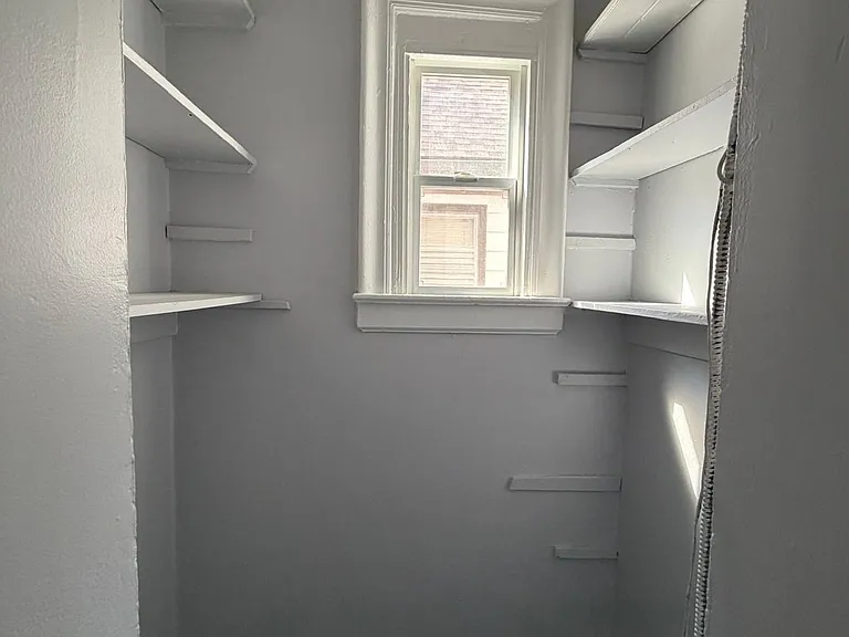 20 Wade St #2R — Photo 3