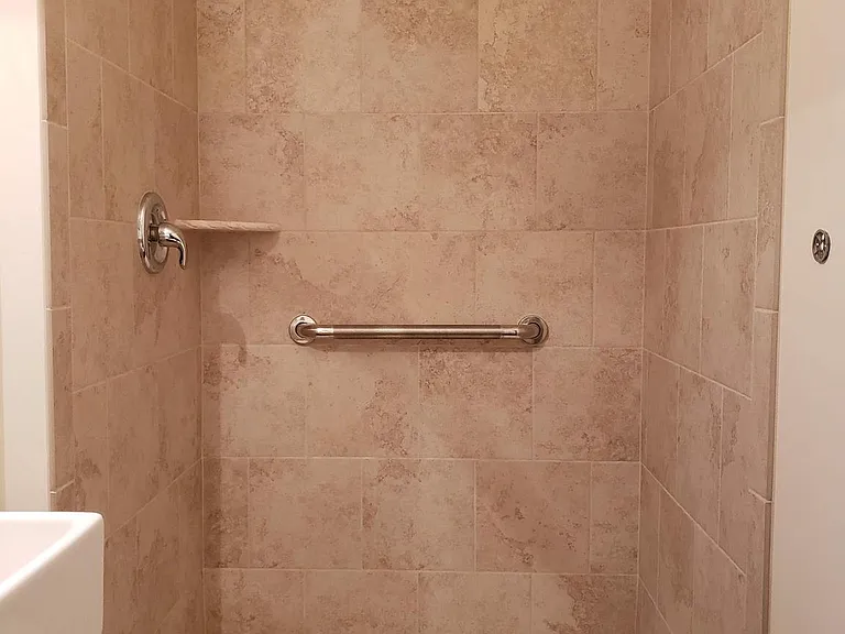 724 Hillcrest Dr — Photo 14