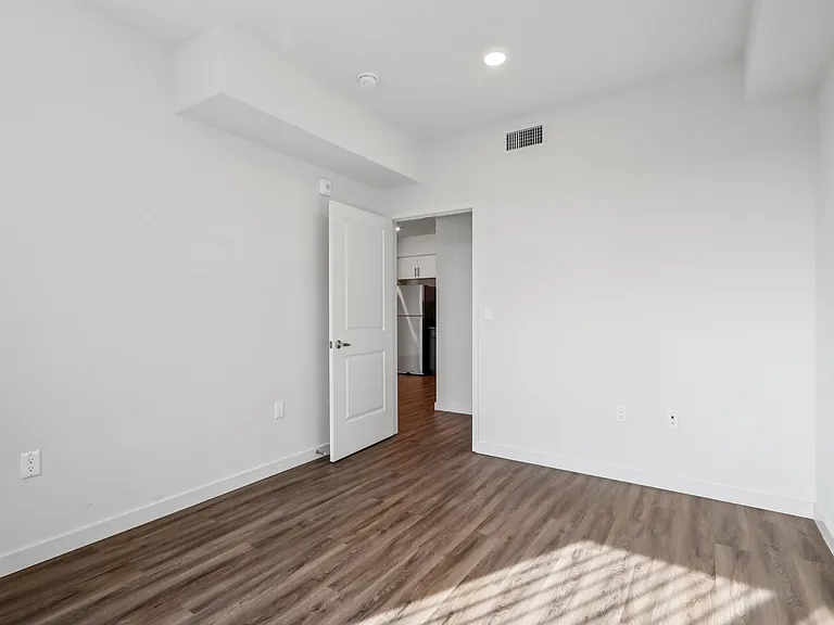 Cloud Nine Luxury Apartments — Photo 34