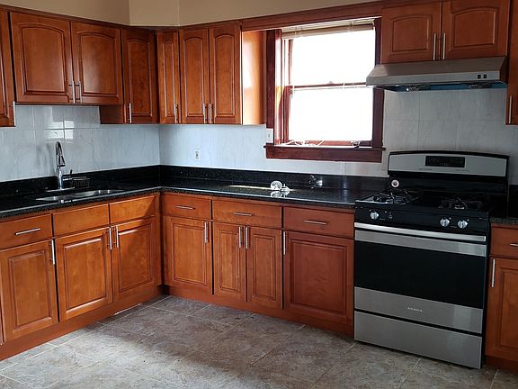 3rd image of 3520 S Paulina St #2