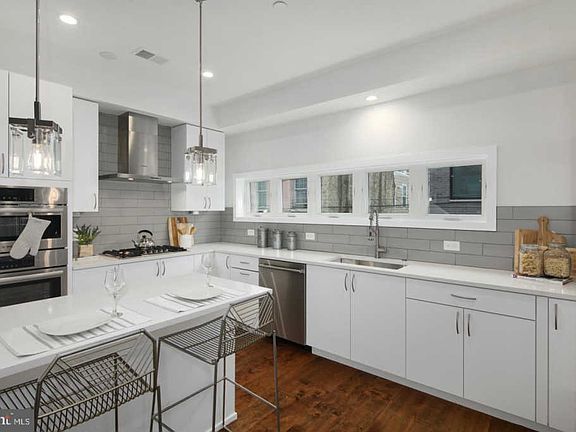 2nd image of 1752 N Howard St #3