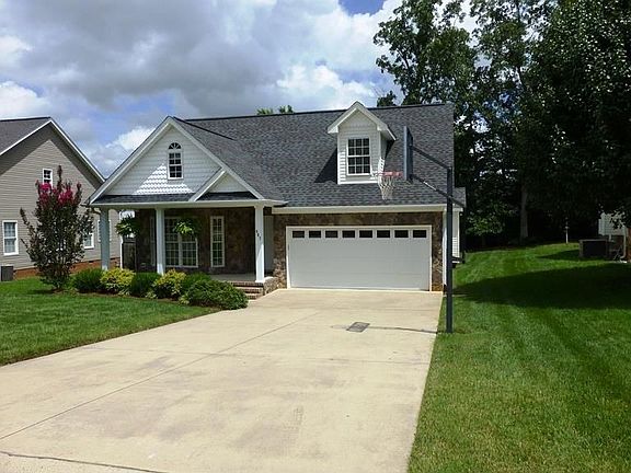 3rd image of 607 Pebble Dr