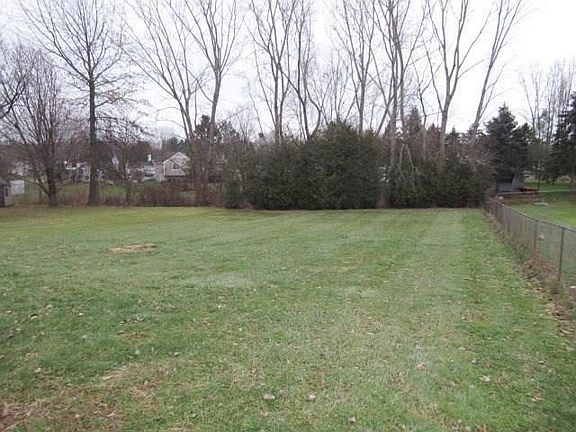 4th image of 3271 Evergreen Cir