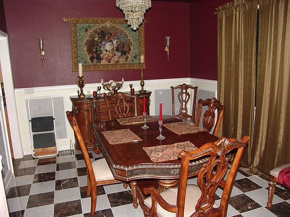 Formal Dining Room 2/10