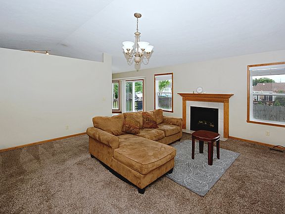 3rd image of 4223 Sunbury Dr
