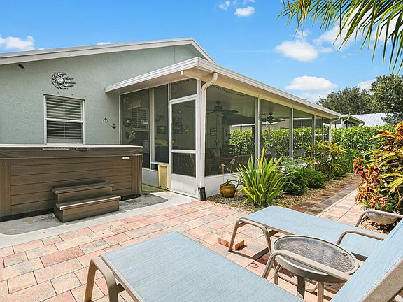 4th image of 8984 SW Bonneville Drive