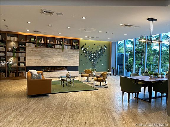 4th image of 16385 Biscayne Blvd Unit 1721
