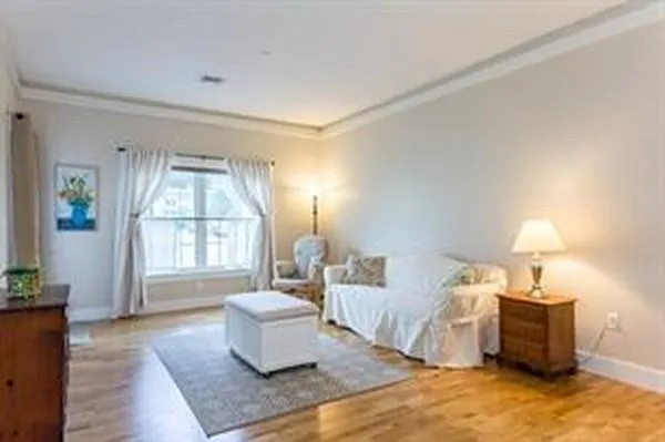 1 bed, 800 sqft, $2,250 — Photo 3