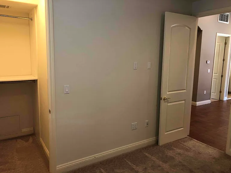2027 W Bella Ln — Photo 5