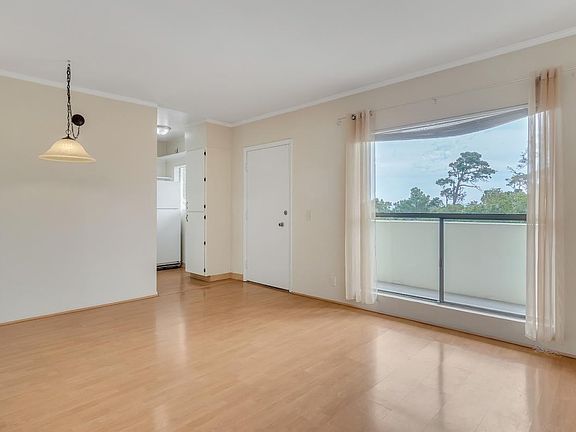 3rd image of 50 Glenwood Cir #433