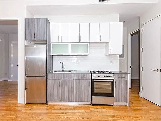 2nd image of 472 Lafayette Ave #2F