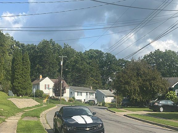 5th image of 2811 Crescent Dr
