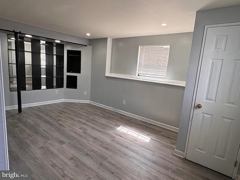 658 Dairy Dr — Photo 8