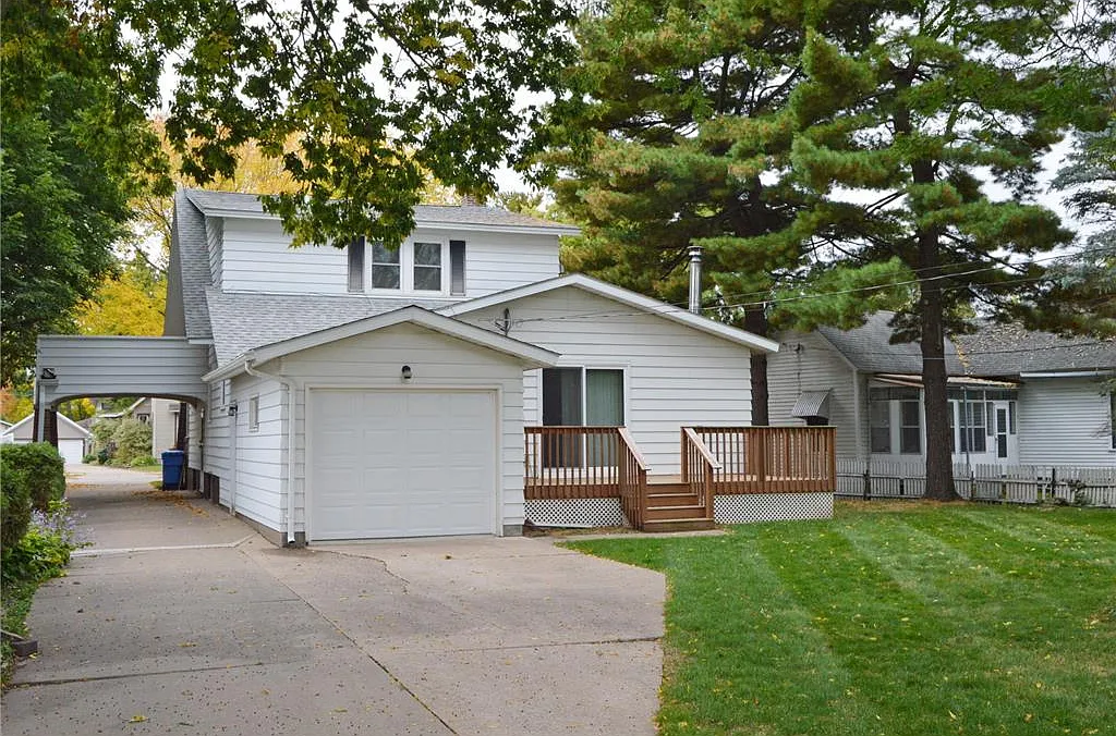 3 bed, 2221 sqft, $1,800 — Photo 2