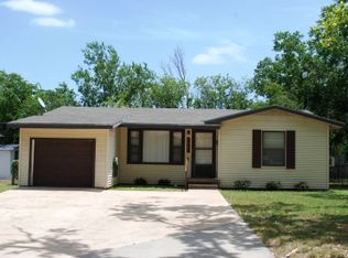 1917 S Cypress St, Brady, TX 76825