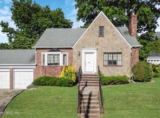 687 Oakland Ave, Staten Island, NY 10310