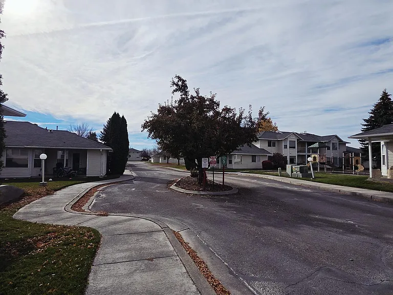 Carnoustie Apartments — Photo 1