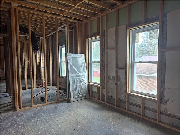 5th image of 72 W Main St
