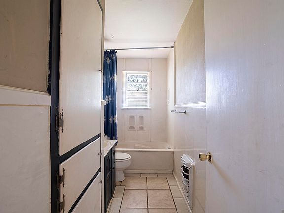 5th image of 1240 Louisiana Ave